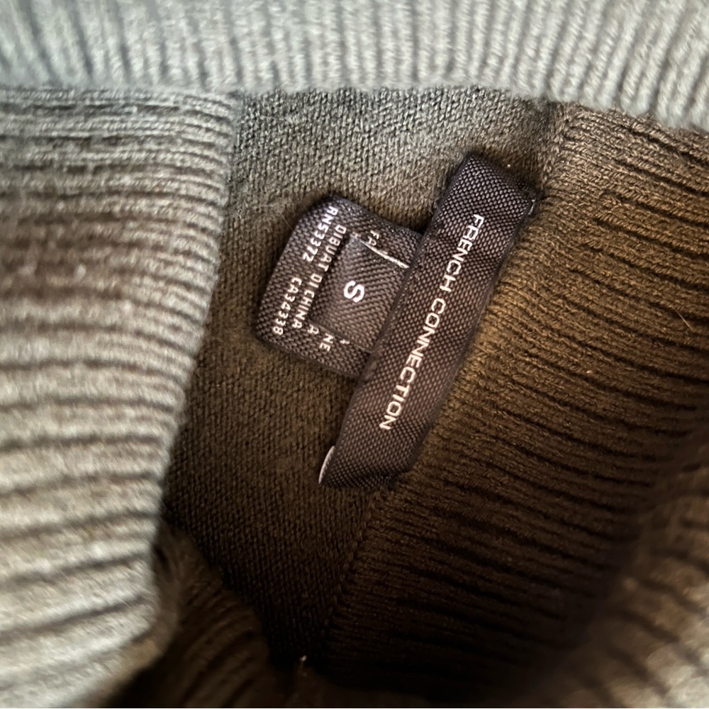 Women’s French Connection Olive Green Ribbed Knit Turtleneck Sweater - Picture 3 of 7